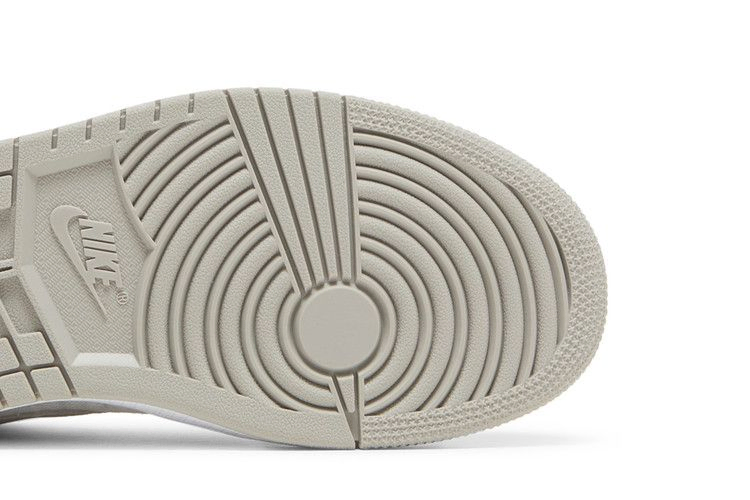 Кроссовки Wmns Air Jordan 1 Low SE 'Light Iron Ore'