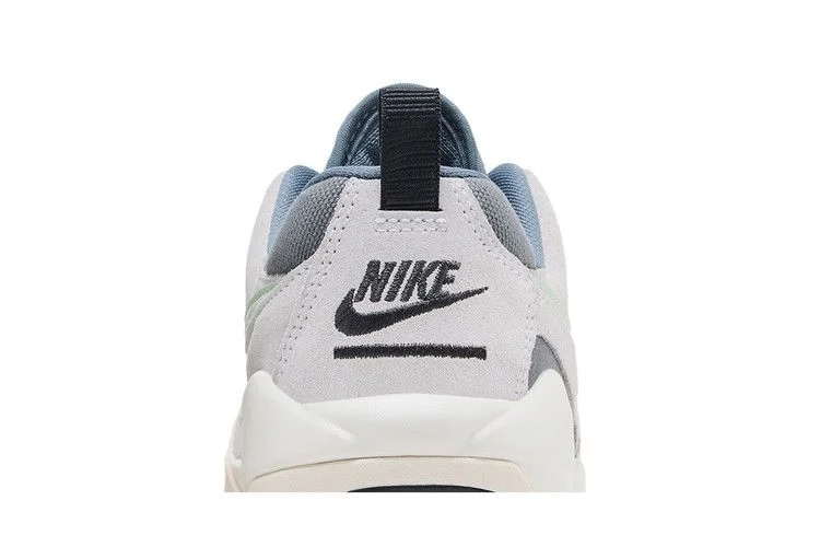 Krossovki-Air-Jordan-CMFT-Era-Cool-Grey-Iris-Whisper-Jade-Aura-6