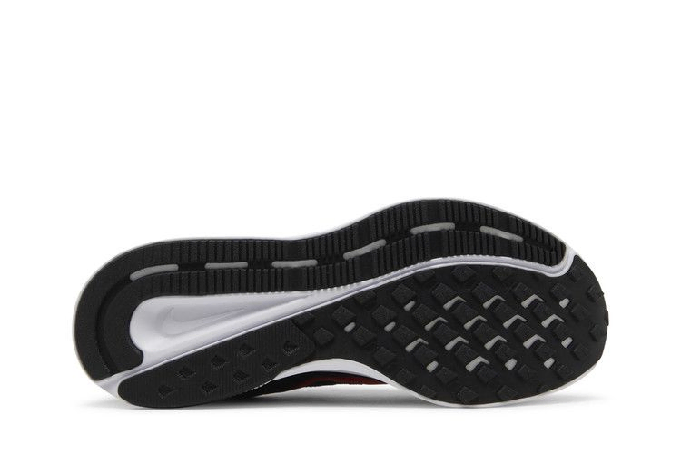 run-swift-2-black-university-red-cu3517-003_03