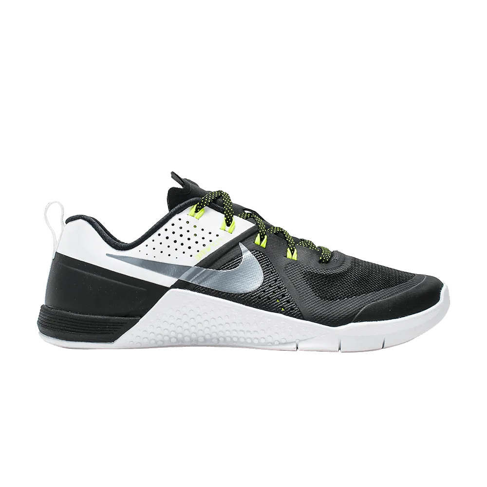 Krossovki-Nike-Wmns-Metcon-1