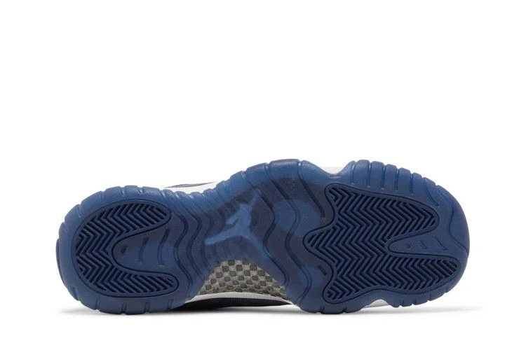 Кроссовки Wmns Air Jordan 11 Retro 'Midnight Navy Velvet'