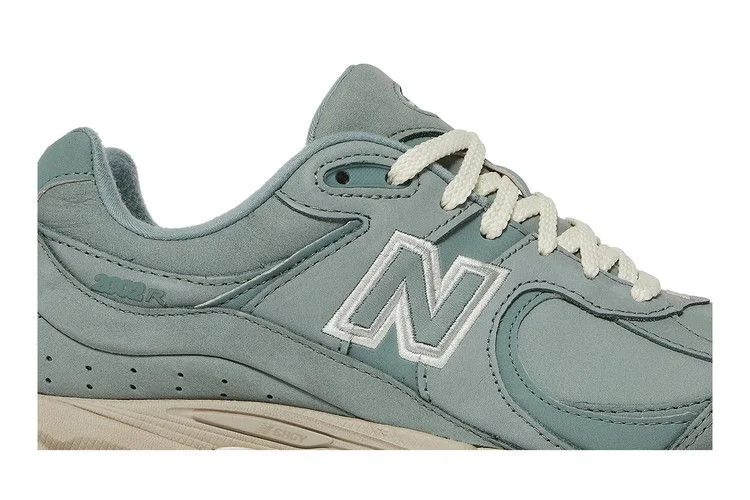 Кроссовки Kith x New Balance 2002R 'Pistachio'
