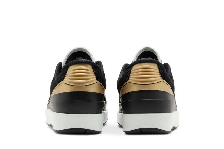 wmns-air-jordan-2-retro-low-black-metallic-gold-dx4401-001_05