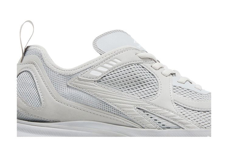 Кроссовки Balenciaga Circuit Sneaker 'Worn-Out - Light Grey'
