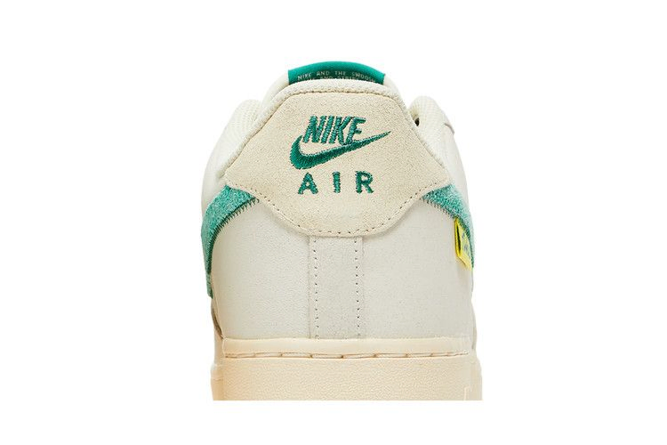 Кроссовки Nike Air Force 1 '07 LV8 'Test of Time'