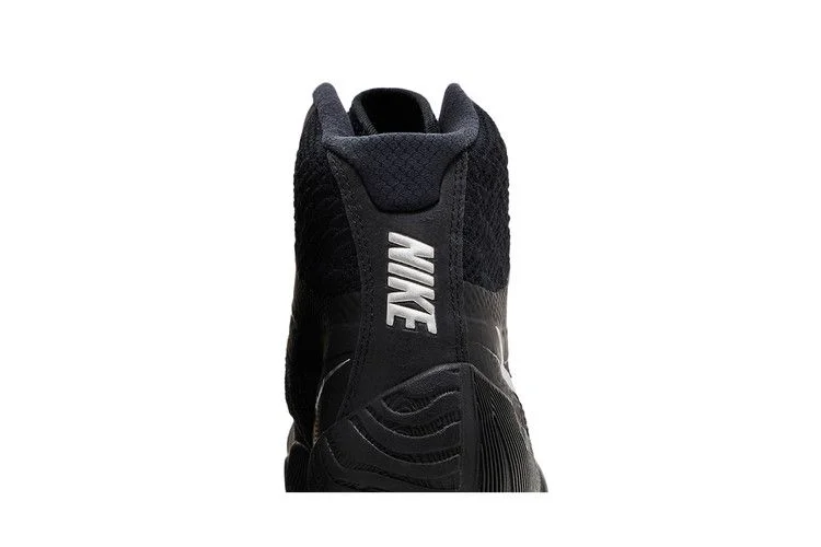 Кроссовки Nike Tawa 'Black Metallic Silver'