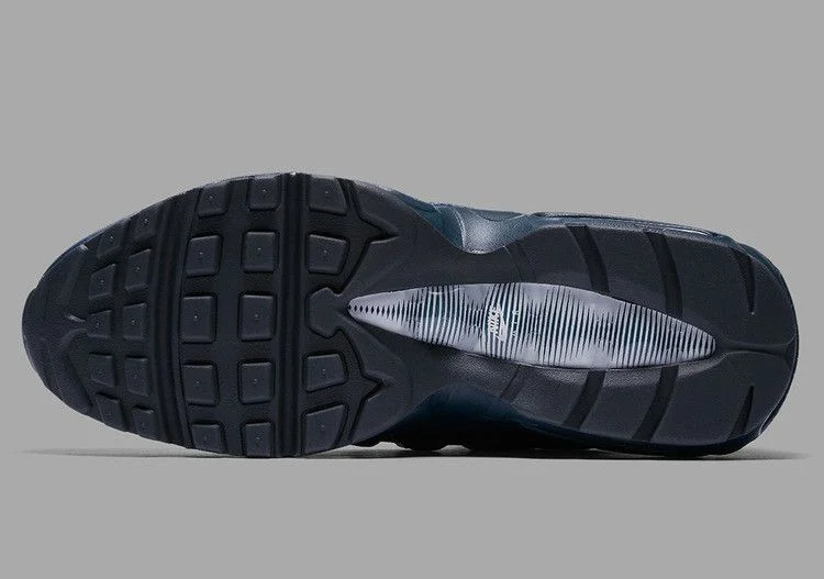 Krossovki-Nike-Air-Max-95-Essential-Armory-Blue-4