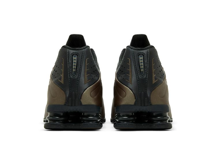 wmns-shox-r4-off-noir-ironstone-ar3565-007_05