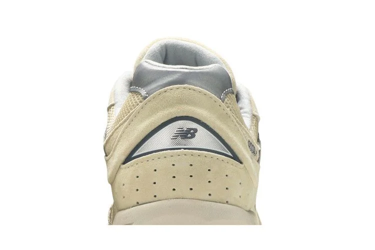 Кроссовки New Balance 2002 'Bone'