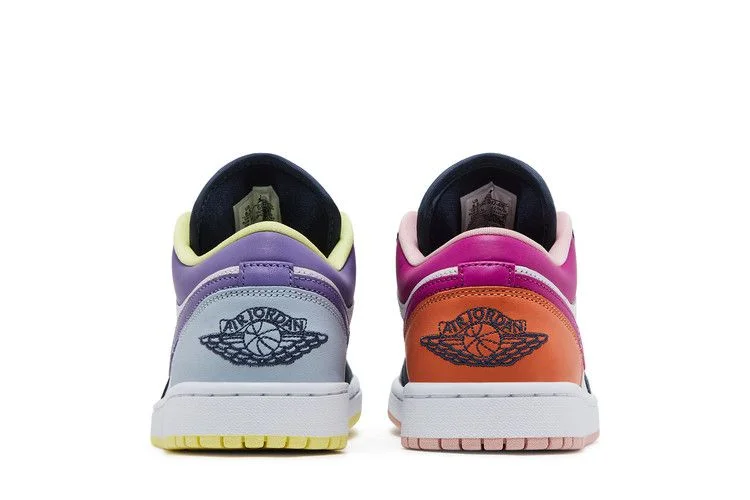 Кроссовки Wmns Air Jordan 1 Low SE 'Mismatched - Purple Magenta'