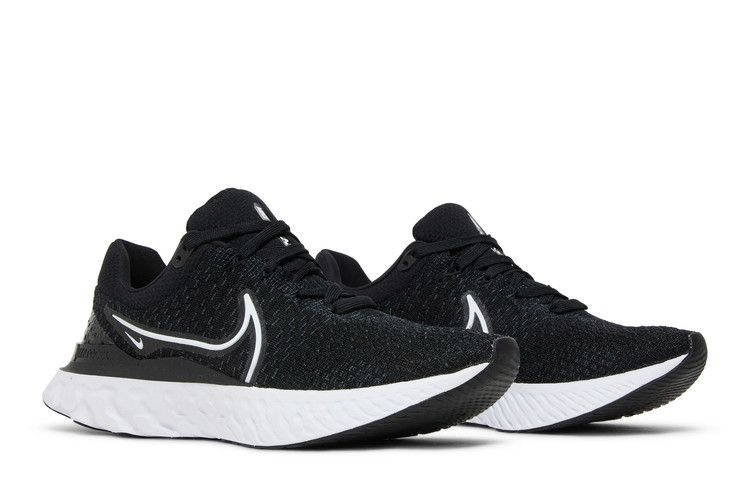 react-infinity-run-flyknit-3-black-white-dh5392-001_07