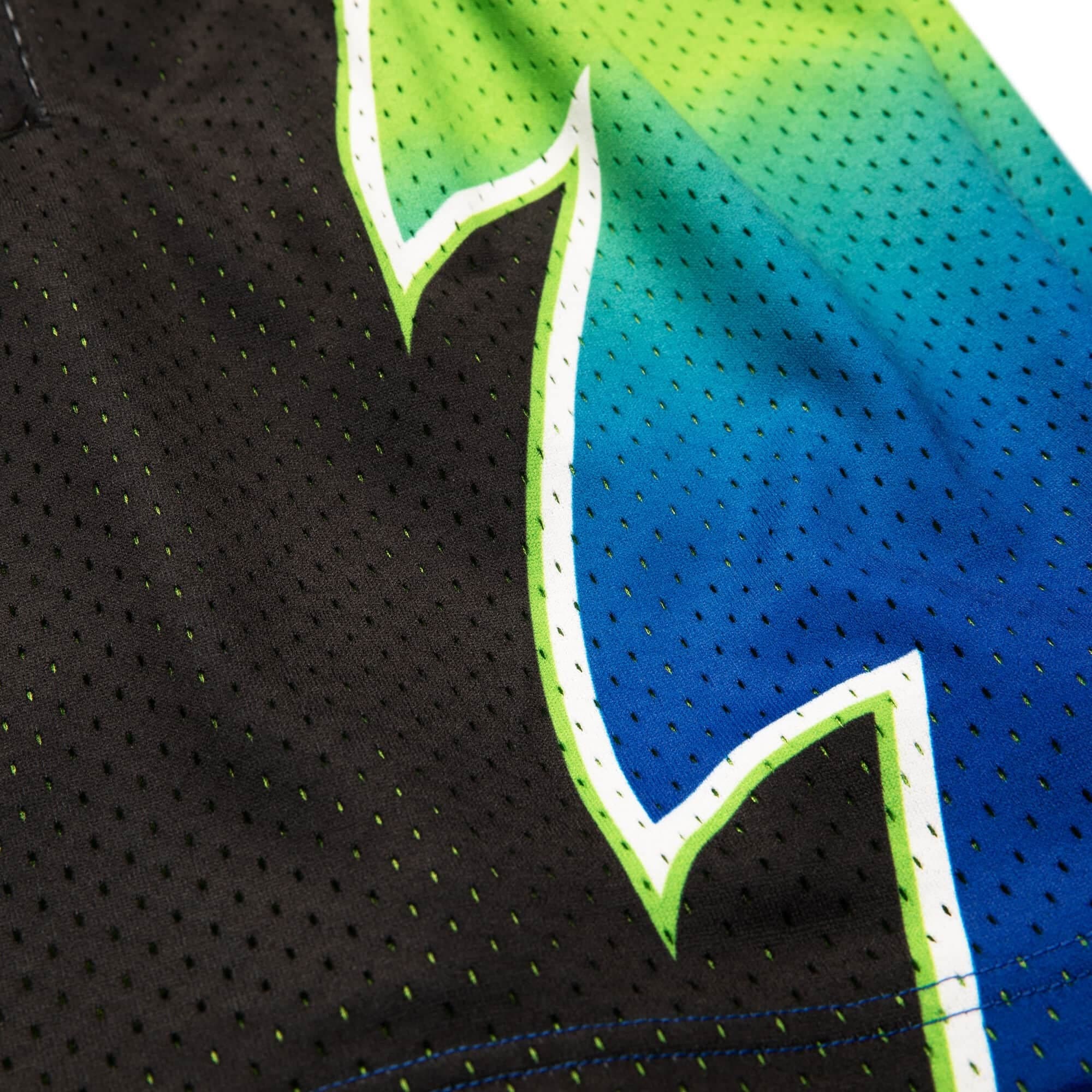 Mitchell-Ness-Reload-Swingman-Atlanta-Hawks-1996-97-Gradient-Shorts-2