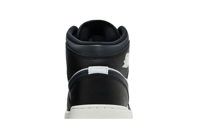 Кроссовки Air Jordan 1 Mid GS 'Black Off Noir'