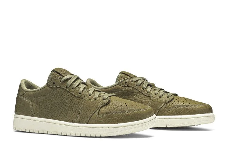 Krossovki-Air-Jordan-1-Retro-Low-Swooshless-Trooper-7