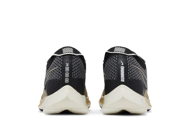 Кроссовки Nike ZoomX Streakfly 'Black Metallic Gold Grain'