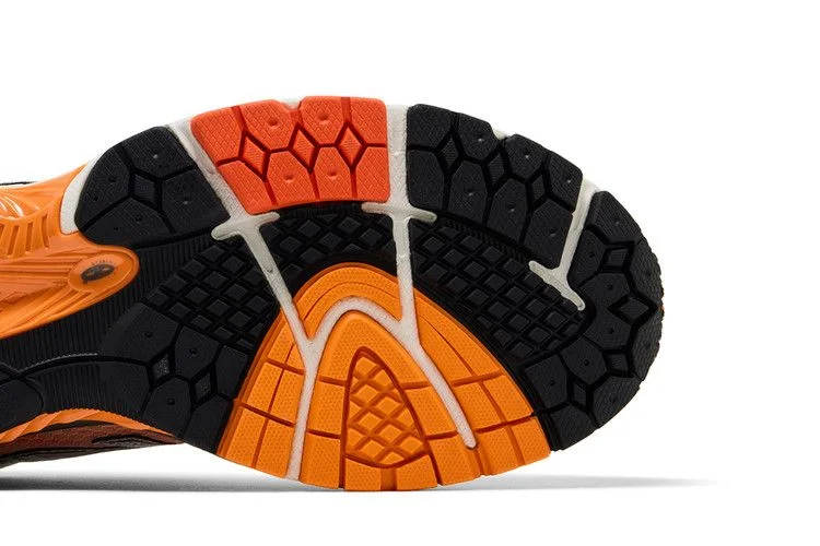 Krossovki-Aime-Leon-Dore-x-New-Balance-860v2-White-Orange-4