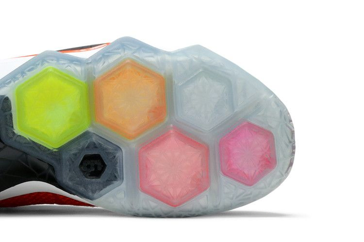 Кроссовки Nike LeBron 12 'Heart Of A Lion'