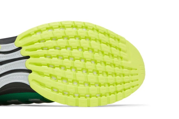 Krossovki-Marvel-x-adidas-Response-Boost-TF-LTD-Incredible-Hulk-4