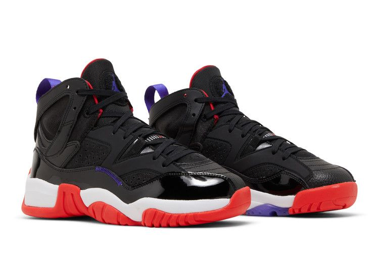 jumpman-two-trey-gs-black-true-red-dq8431-001_07