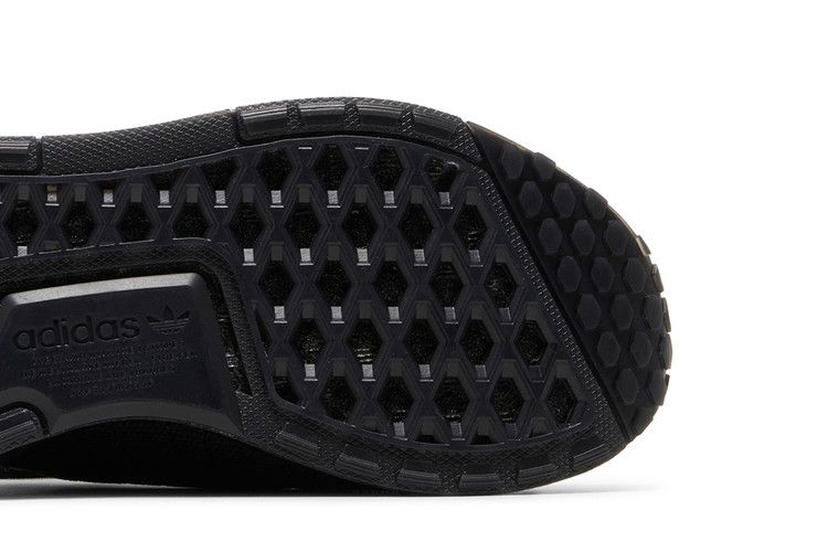 nmd_v3-j-triple-black-gx5683_04