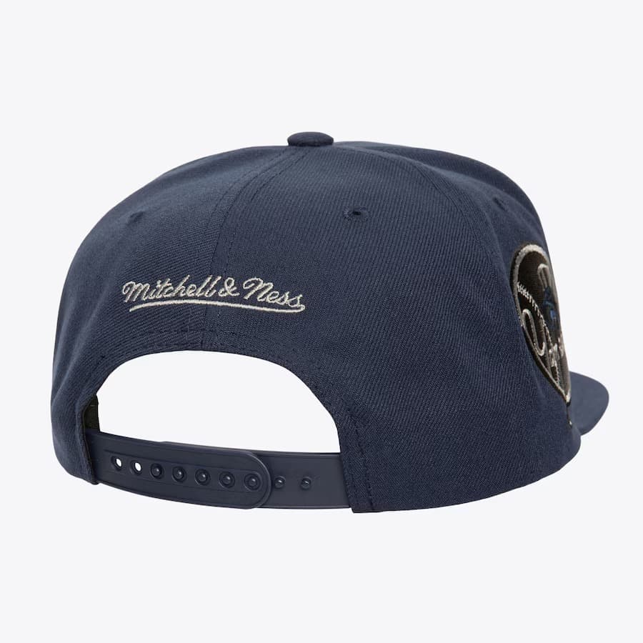 Бейсболка Mitchell & Ness Navy New York Yankees Logo Eclipse OG Snapback Hat