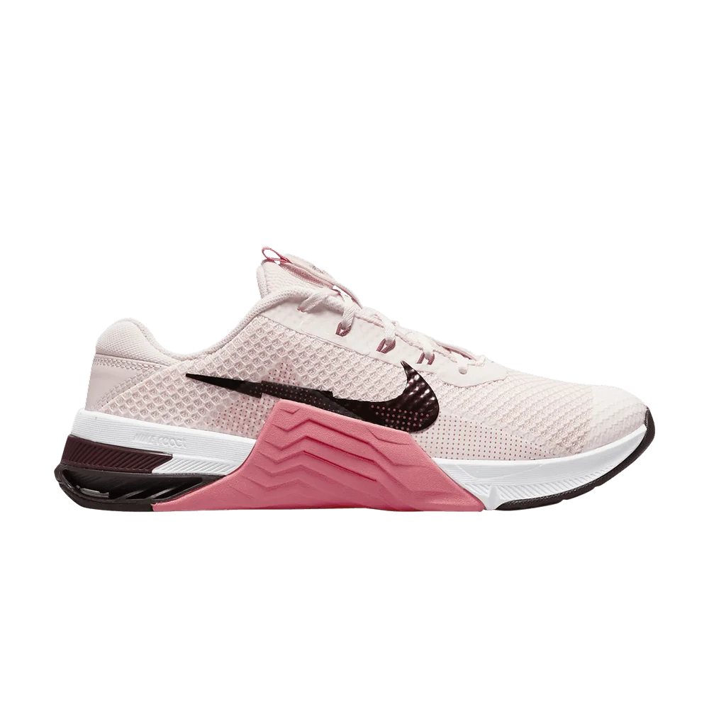 Krossovki-Nike-Wmns-Metcon-7-Light-Soft-Pink-Beetroot