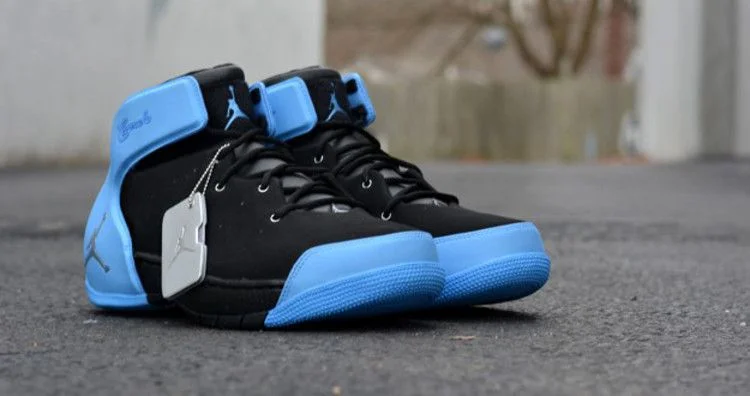 Krossovki-Air-Jordan-Melo-1.5-Black-Silver-Blue-1