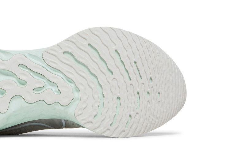 wmns-react-infinity-run-flyknit-2-platinum-tint-ct2423-007_04