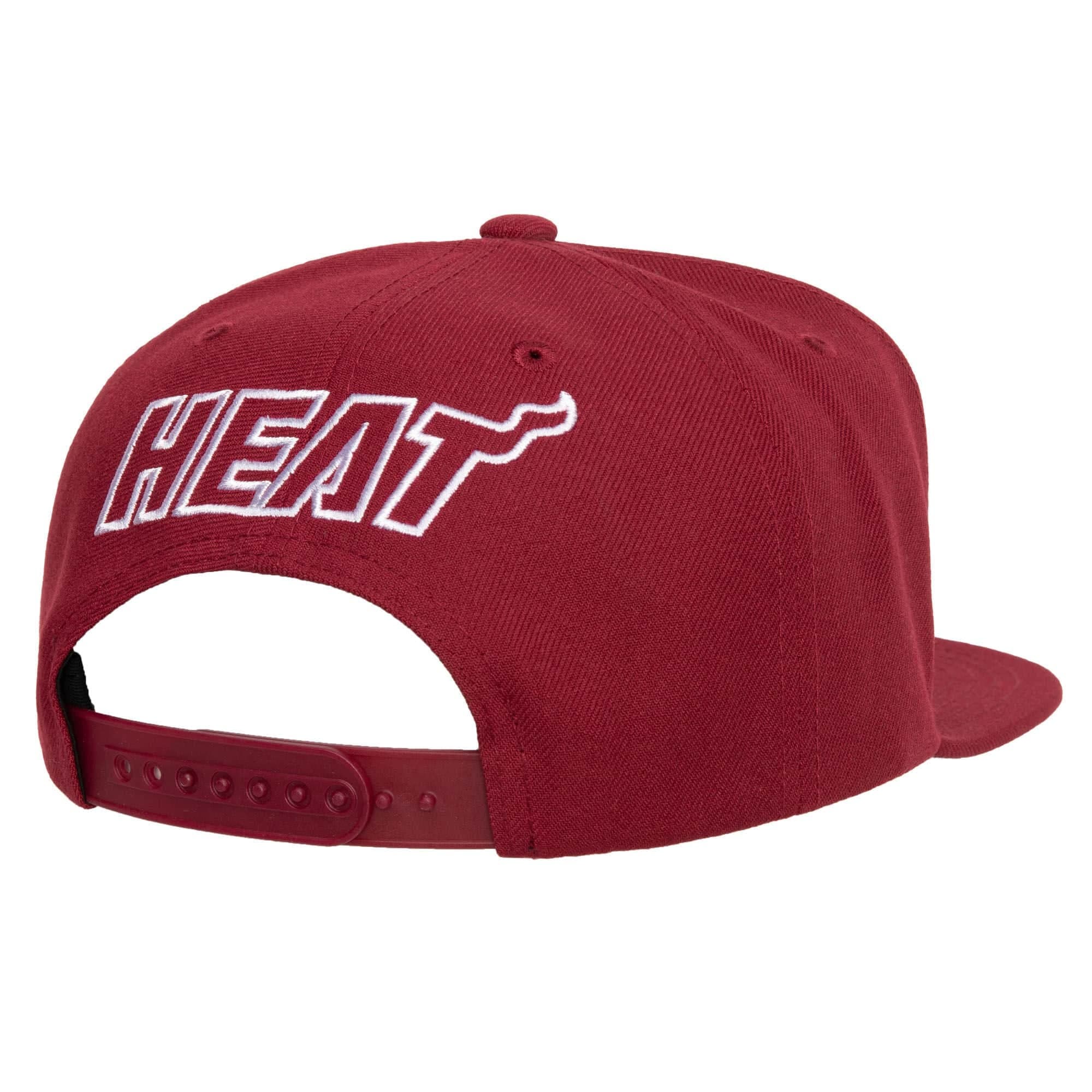 Mitchell-Ness-Christmas-Day-Snapback-NBA-Miami-Heat-Hat-1