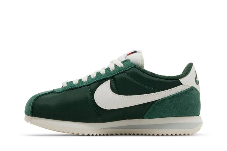 wmns-cortez-fir-dz2795-300_02