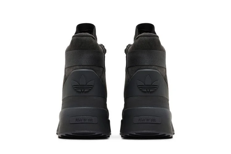 Кроссовки Men's Fear of God Athletics x adidas Los Angeles Hiker 'Carbon'