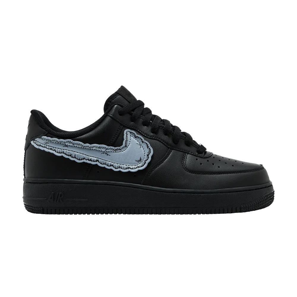 Krossovki-KAWS-x-Sky-High-Farm-Workwear-x-Nike-Air-Force-1-Black