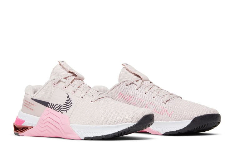 wmns-metcon-8-barely-rose-do9327-600_07
