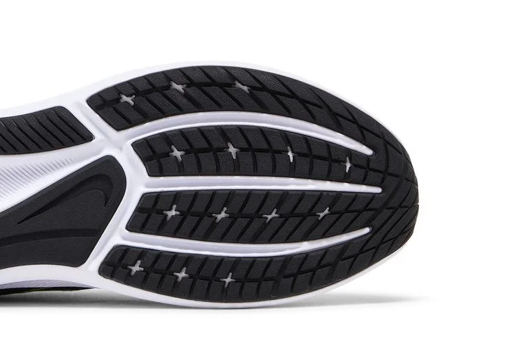 Krossovki-Nike-Star-Runner-3-RW-GS-Black-Action-Green-4