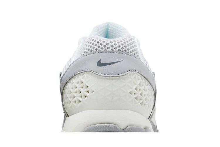 air-zoom-vomero-5-summit-white-metallic-silver-im2219-121_06