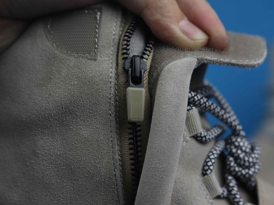 adidas-Yeezy-Boost-750-OG-Light-Brown-14