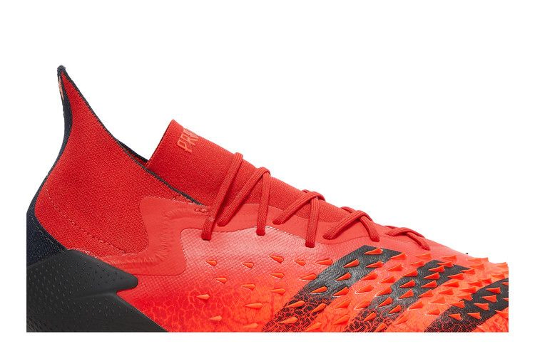 predator-freak-1-sg-demonscale-solar-red-fy6269_01