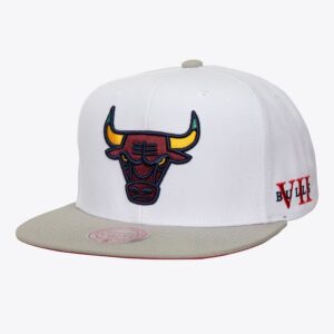 Mitchell-Ness-White-Chicago-Bulls-Core-VII-Snapback-Hat-300x300