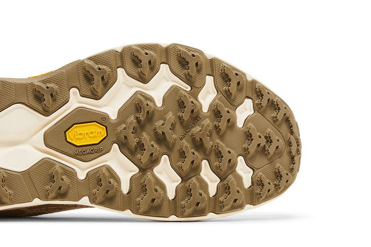 Кроссовки HOKA Speedgoat 5 'Vanilla Wheat'