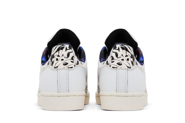 wmns-superstar-butterfly-gy6852_05