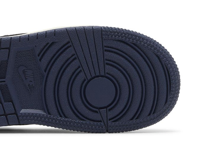 air-jordan-1-retro-high-og-td-midnight-navy-fd1413-401_04