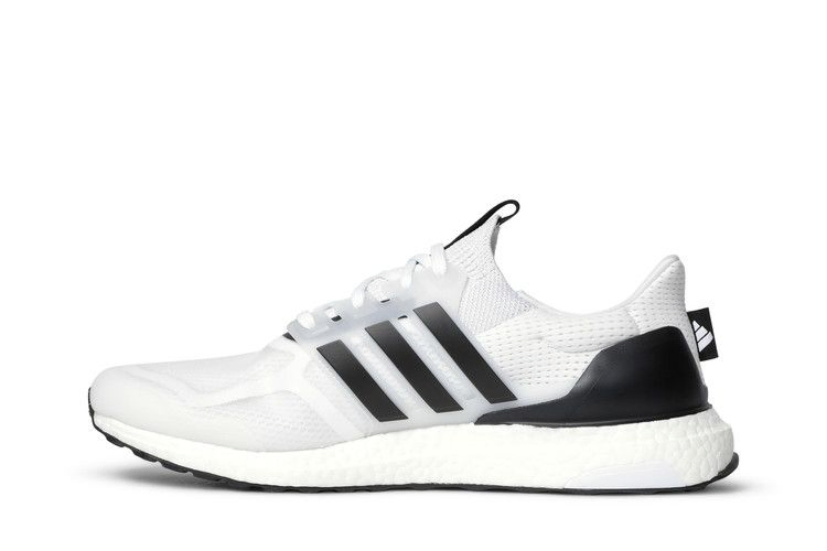 ultraboost-5-0-white-black-gx3079_02