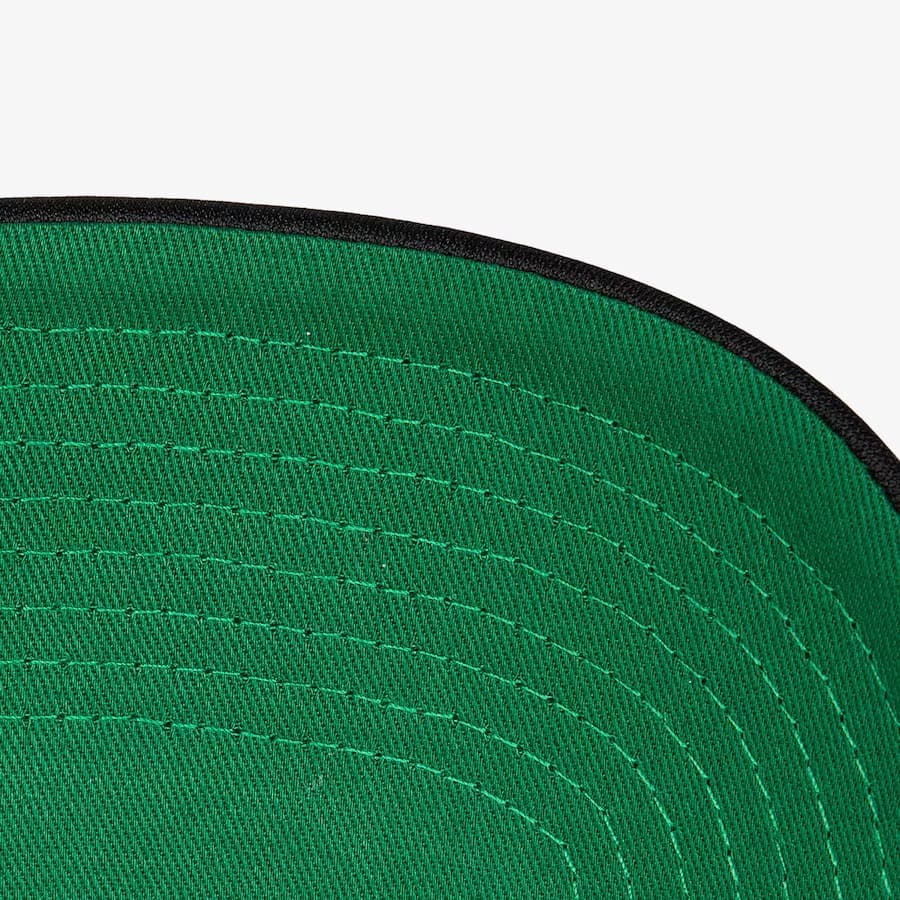 Бейсболка Mitchell & Ness Silver Black Raiders Retro Trucker Adjustable Hat