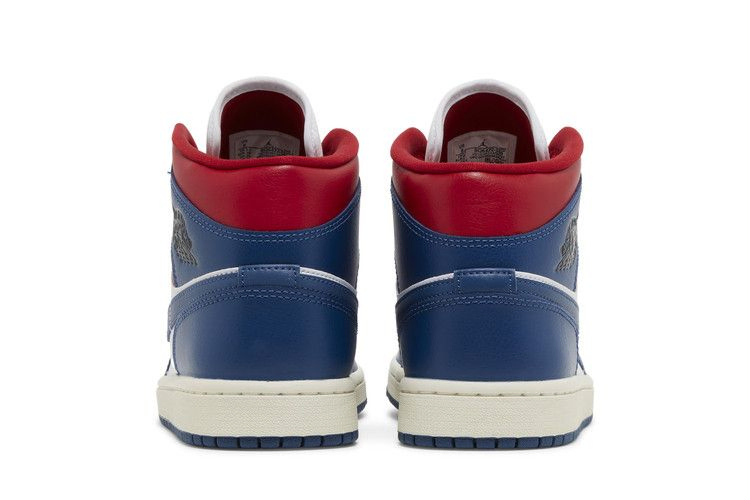 Кроссовки Wmns Air Jordan 1 Mid 'French Blue'