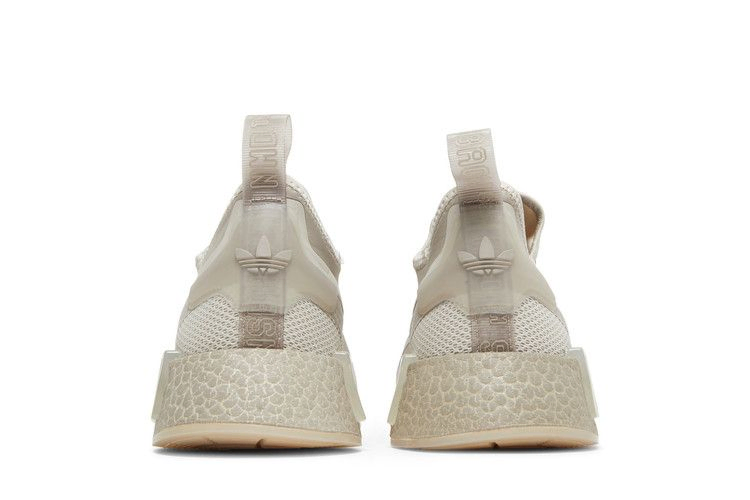 Кроссовки Adidas NMD_R1 Spectoo 'Bliss Silver Metallic'