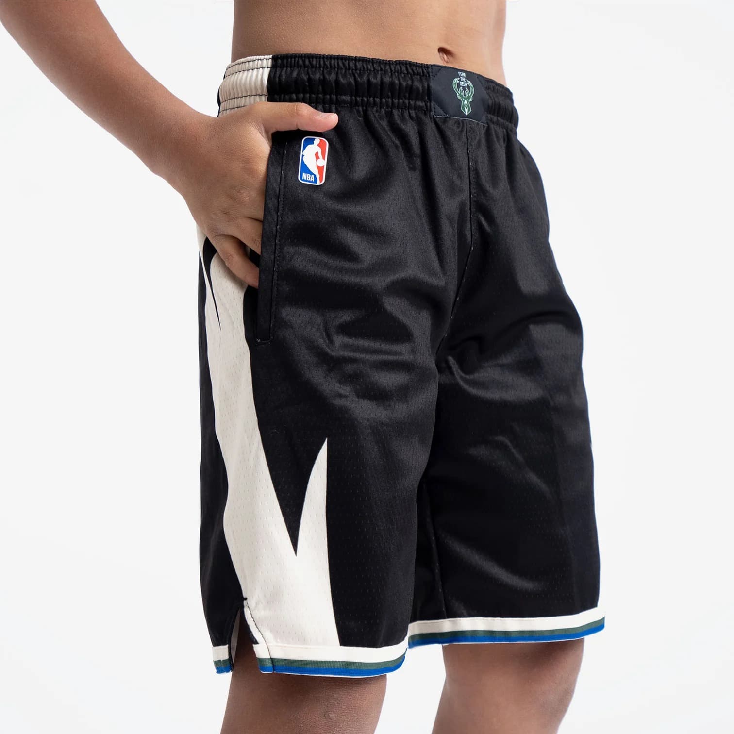 Nike-Milwaukee-Bucks-2024-Statement-Edition-Swingman-Youth-NBA-Shorts-1