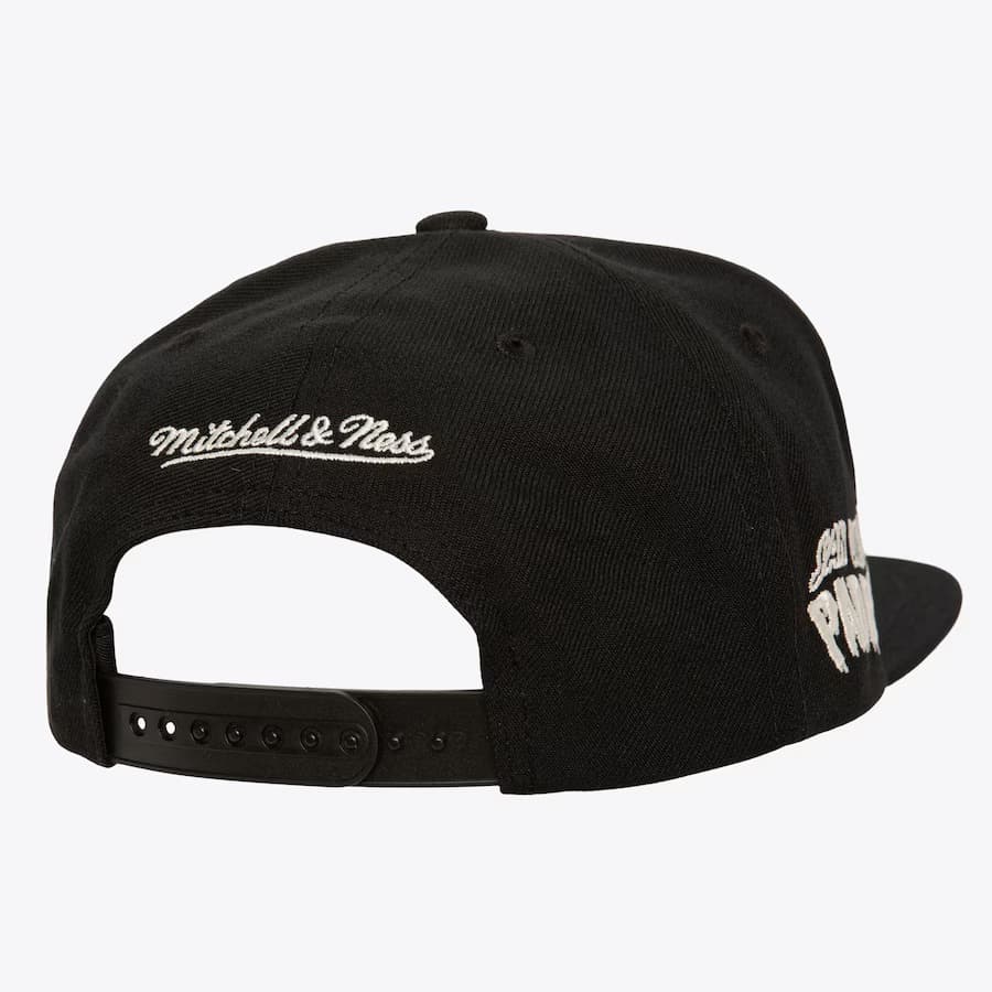 Бейсболка Mitchell & Ness Black San Diego Padres Snapback Hat