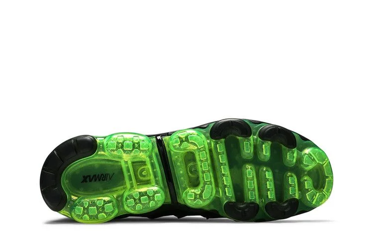 Кроссовки Nike Air VaporMax Plus 'Black Volt'