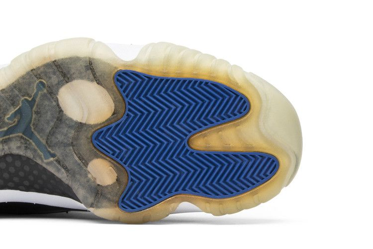 air-jordan-11-retro-space-jam-2009-37803-041_04