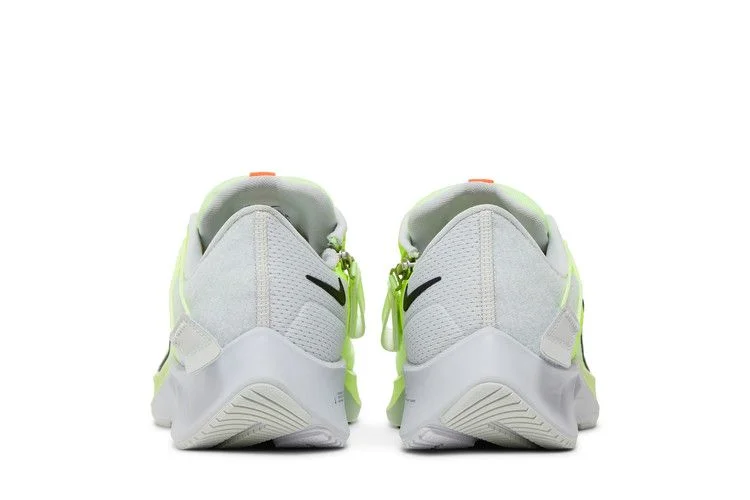 Кроссовки Nike Air Zoom Pegasus 38 FlyEase Extra Wide 'Barely Volt'